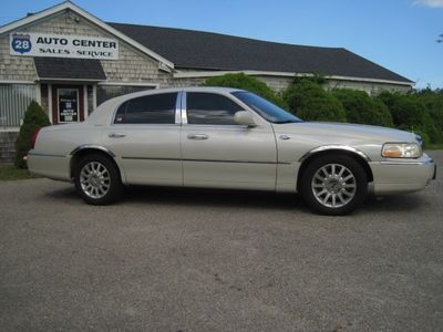 2006 Lincoln TOWN CAR SIGNITURE SERIES